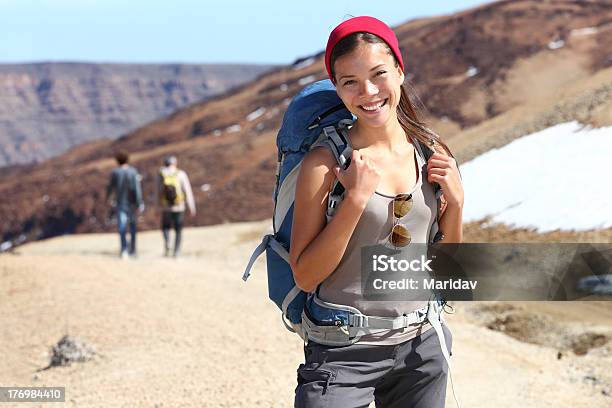 Outdoor Porträt Stockfoto und mehr Bilder von Wandern - Wandern, Frauen, Eine Frau allein