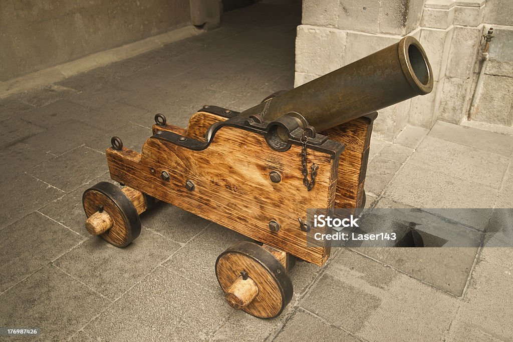 Vecchio cannone - Foto stock royalty-free di Acciaio