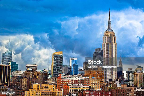 Foto de Horizonte De Manhattan Nova York e mais fotos de stock de Prédio Empire State - Prédio Empire State, Prédio Chrysler, Alto - Descrição Geral