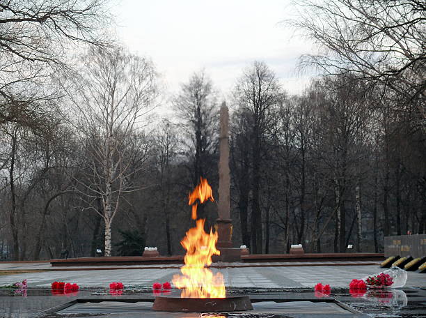 istock eternal flame in Nizhny Novgorod Kremlin. Russia 176990582
