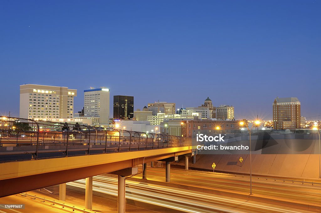 Centro di El Paso, Texas al crepuscolo - Foto stock royalty-free di El Paso - Texas