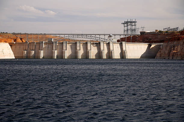 istock Glen Canyon and Dam at Lake Powell 176993211