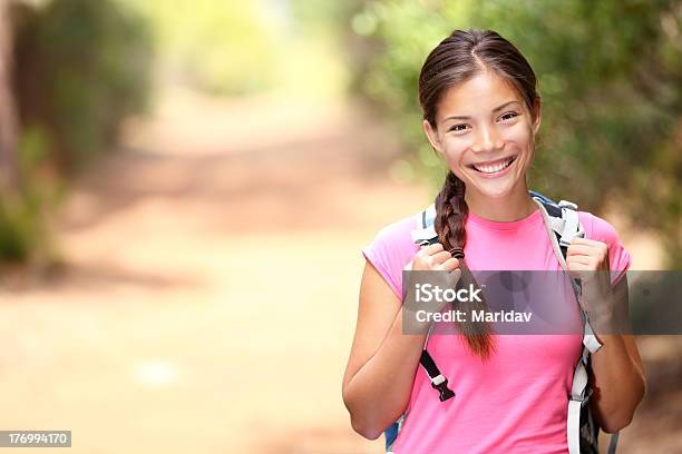 Foto de Alpinista Mulher Caminhadas Retrato e mais fotos de stock de 20 Anos - 20 Anos, 20-24 Anos, Adulto