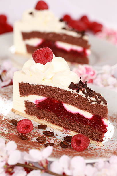 istock Cream tart with raspberries 176994587