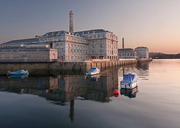 royal william yard au coucher du soleil, de plymouth. - plymouth photos et images de collection