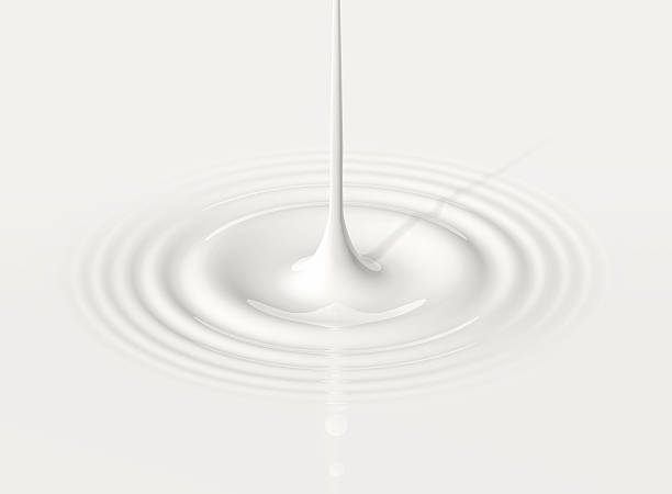 goccia di latte e di ripple - ripple water waterdrop drop foto e immagini stock