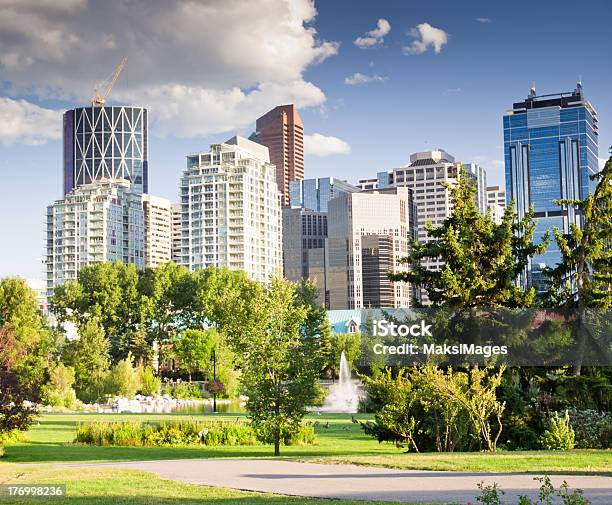 Красивый Солнечный Летний День В Калгари Центра Города — стоковые фотографии и другие картинки Альберта