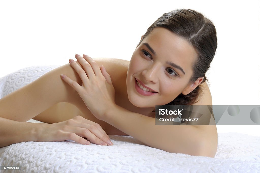 Girl lying antes de masajes - Foto de stock de Acostado libre de derechos