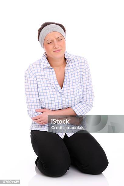 Bauchweh Stockfoto und mehr Bilder von Bauch - Bauch, Eine Frau allein, Eine Person