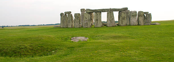 stonehenge szeroki - stonehenge ancient civilization religion archaeology zdjęcia i obrazy z banku zdjęć