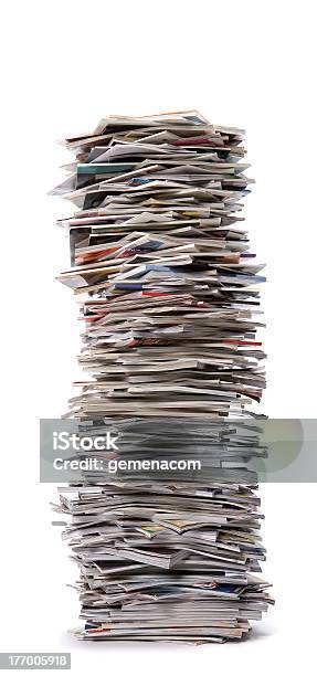 Stapel Von Zeitschriften Stockfoto und mehr Bilder von Gestapelt - Gestapelt, Zeitung, Haufen