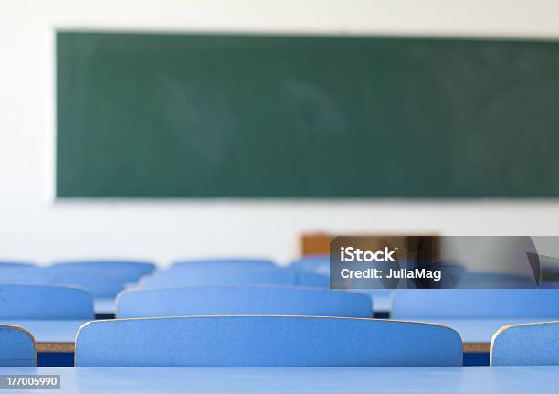 Foto de Vazio De Sala De Aula e mais fotos de stock de Azul - Azul, Sala de aula, Antigo