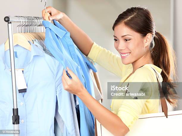 여자 쇼핑 의류 매장 20-24세에 대한 스톡 사진 및 기타 이미지 - 20-24세, 20-29세, 가방