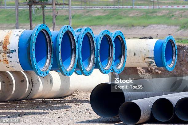 Tubo Di Metallo Per Lacqua Di Alimentazione - Fotografie stock e altre immagini di Acciaio - Acciaio, Acqua, Blu