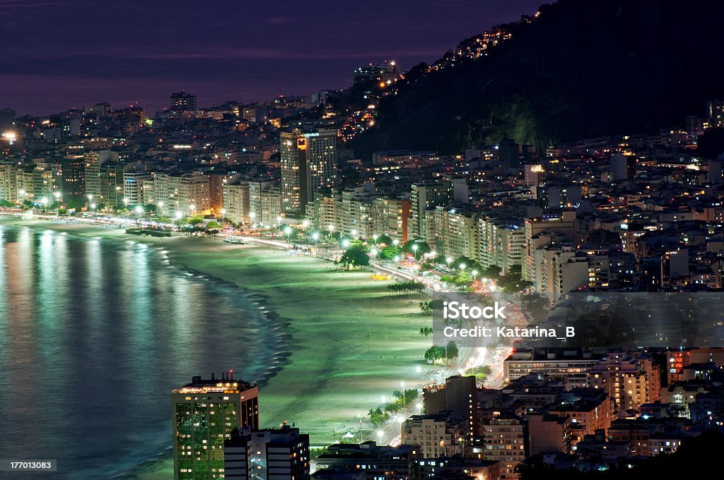 Noite vista de Copacabana no Rio de Janeiro - Royalty-free Arranjar Foto de stock