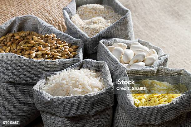 食品成分のリネンバッグ - 作物 トウモロコシのストックフォトや画像を多数ご用意 - 作物 トウモロコシ, 小麦, 小麦粉