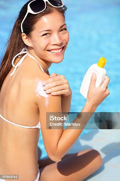 Sunscreen Woman Stock Photo - Download Image Now - Nature, Suntan Lotion, 20-29 Years