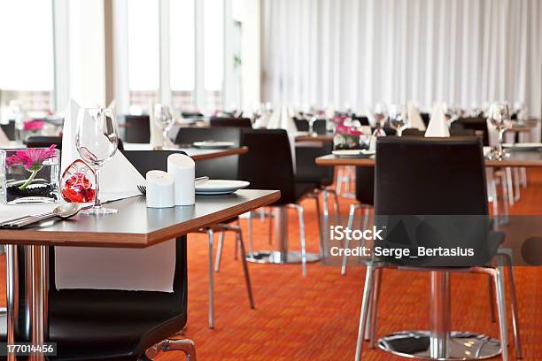レストランのテーブルセッティング - オレンジ色のストックフォトや画像を多数ご用意 - オレンジ色, カトラリー, カーテン