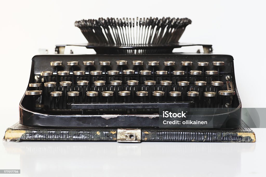 De máquina de escrever antiga portátil - Foto de stock de Arte, Cultura e Espetáculo royalty-free