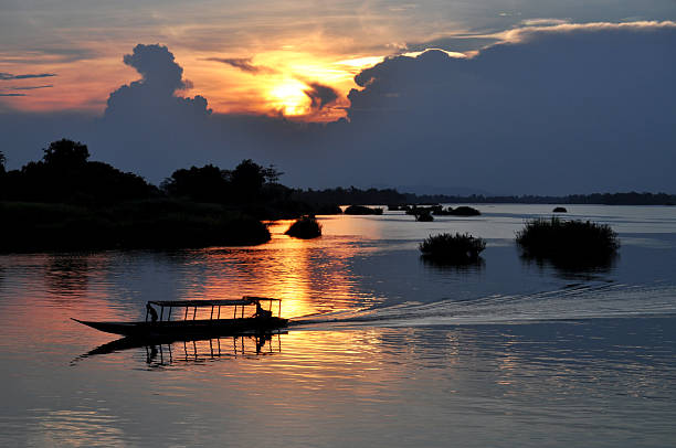 istock Sunset on the island of Dot Det - Laos 177019421