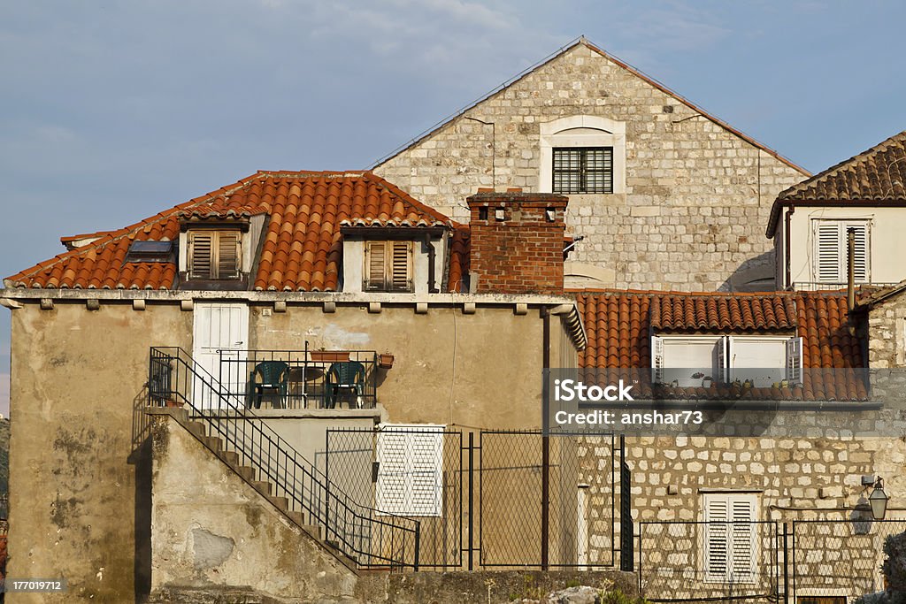 Vecchia casa e scale a Dubrovnik, Croazia - Foto stock royalty-free di Ambientazione esterna