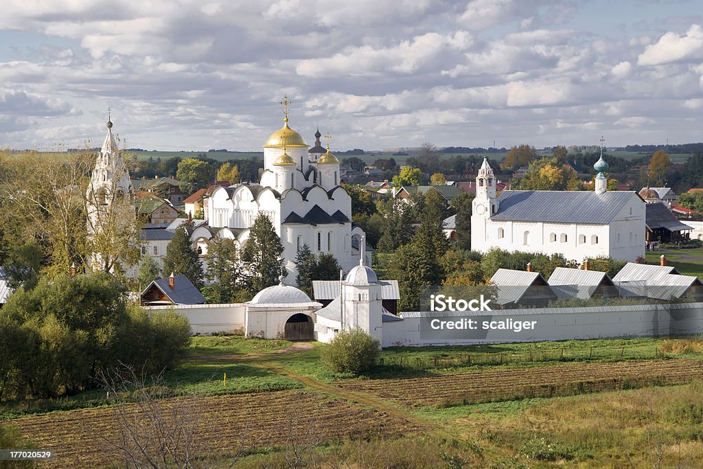Convento de Intercession na antiga cidade de Suzdal - Foto de stock de Antigo royalty-free