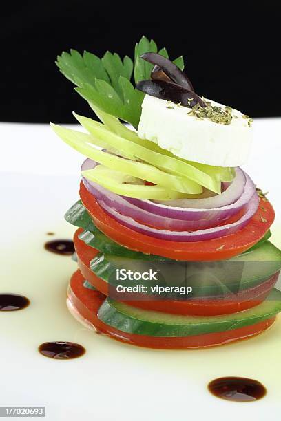 Изысканный Салат Из Овощей — стоковые фотографии и другие картинки Греческий салат - Греческий салат, Бальзамический уксус, Без людей