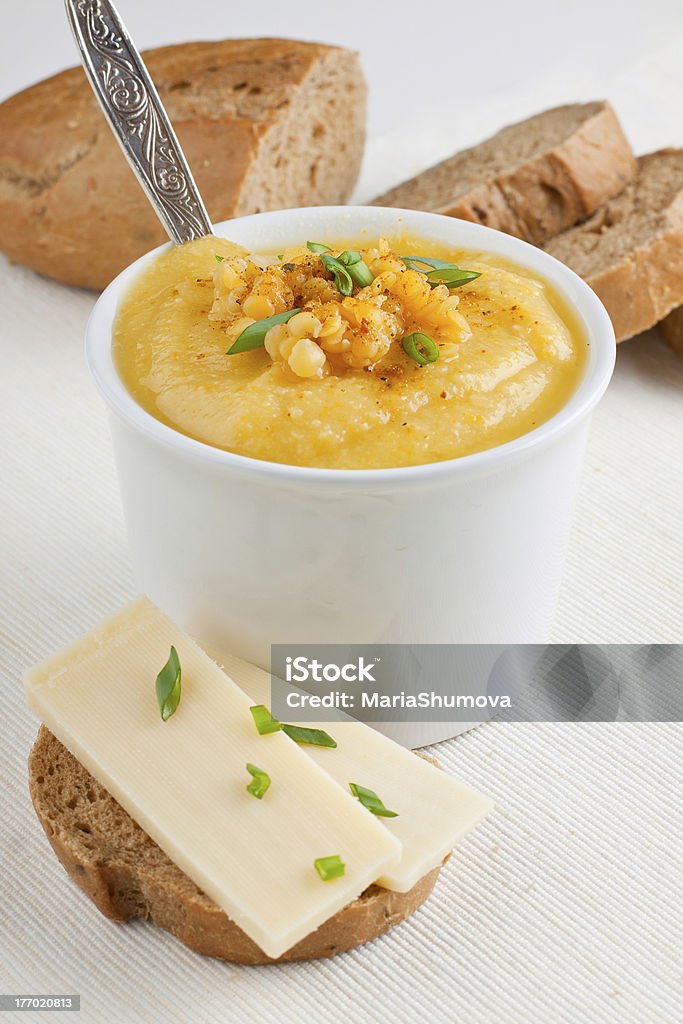 Para el almuerzo, sopa - Foto de stock de Alimento libre de derechos