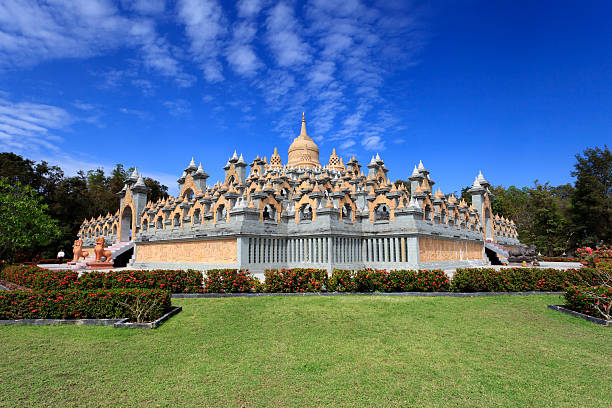 Wat Pa Kung-Roi-et, Tailândia - fotografia de stock