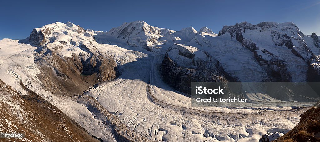 Monte Rosa maciço de Montanha de Panorama - Foto de stock de Alpes Peninos royalty-free