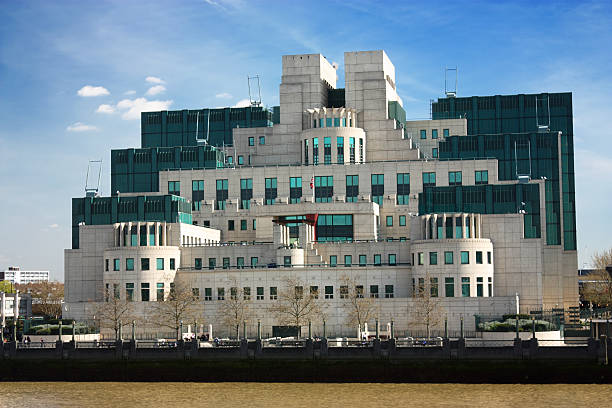 London, Secret Intelligence Service Building (SIS) "London, Secret Intelligence Service Building (SIS)" mi6 stock pictures, royalty-free photos & images
