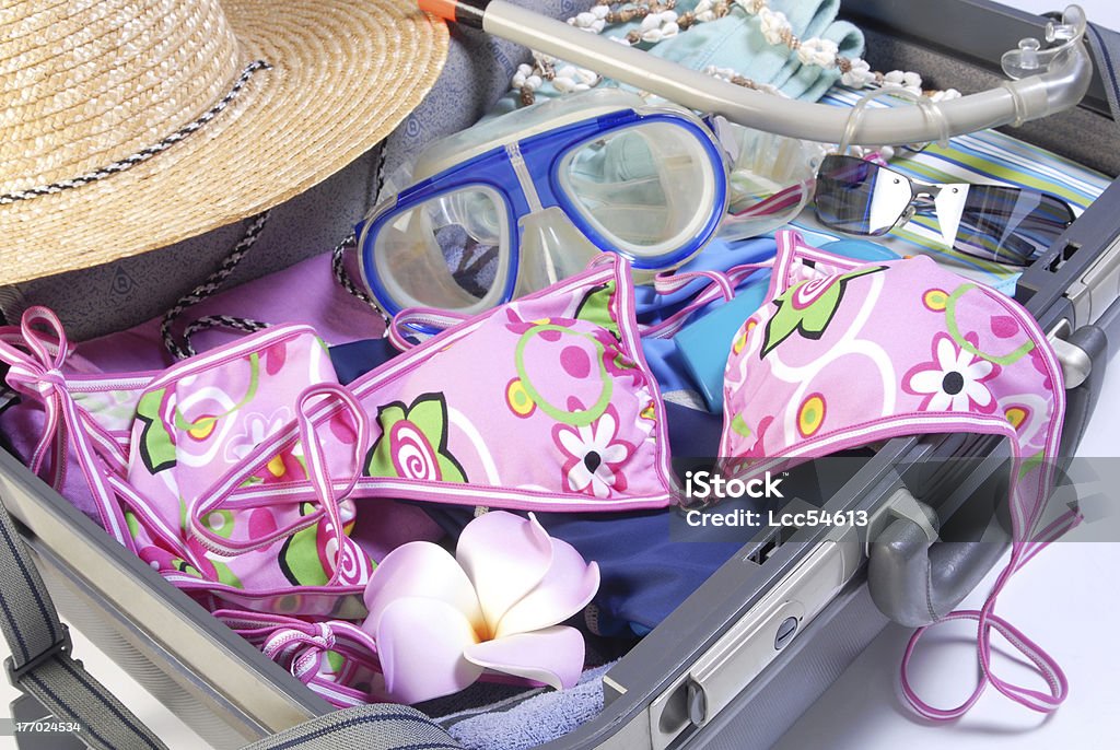 Offene Koffer mit Urlaub Elemente - Lizenzfrei Asien Stock-Foto