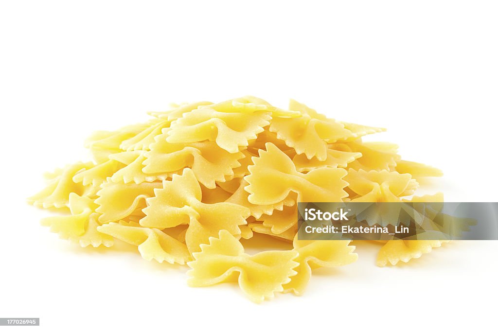 Farfalle pasta aislado sobre fondo blanco. - Foto de stock de Lazo - Nudo libre de derechos