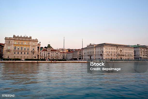 Trieste Foto de stock y más banco de imágenes de Abanderado - Abanderado, Arquitectura, Asentamiento humano