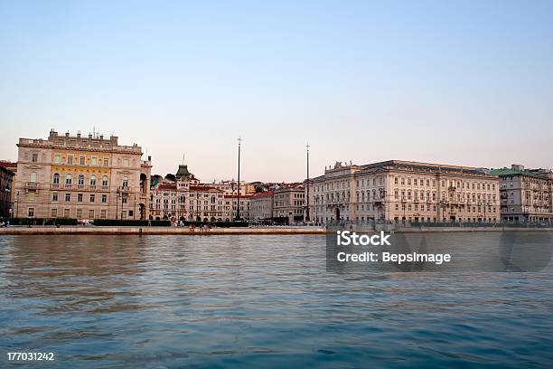 Trieste - Fotografias de stock e mais imagens de Arquitetura - Arquitetura, Cidade Pequena, Concentração populacional