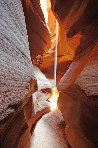 istock Sun Beam of Light in Upper Antelope Canyon 177032275