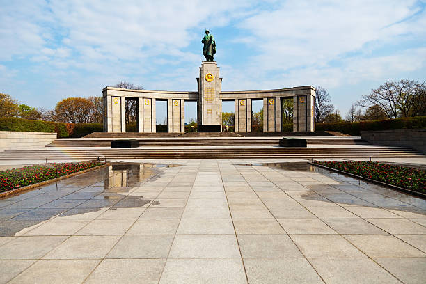 istock Soviet Memorial in the Tiergarten, Berlin 177032614