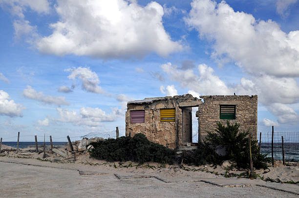 istock Old House on the beach 177034246