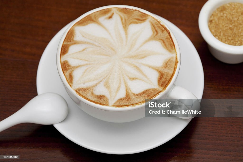 cappuccino, chávena de café e açúcar de cana - Royalty-free Açúcar Granulado Foto de stock