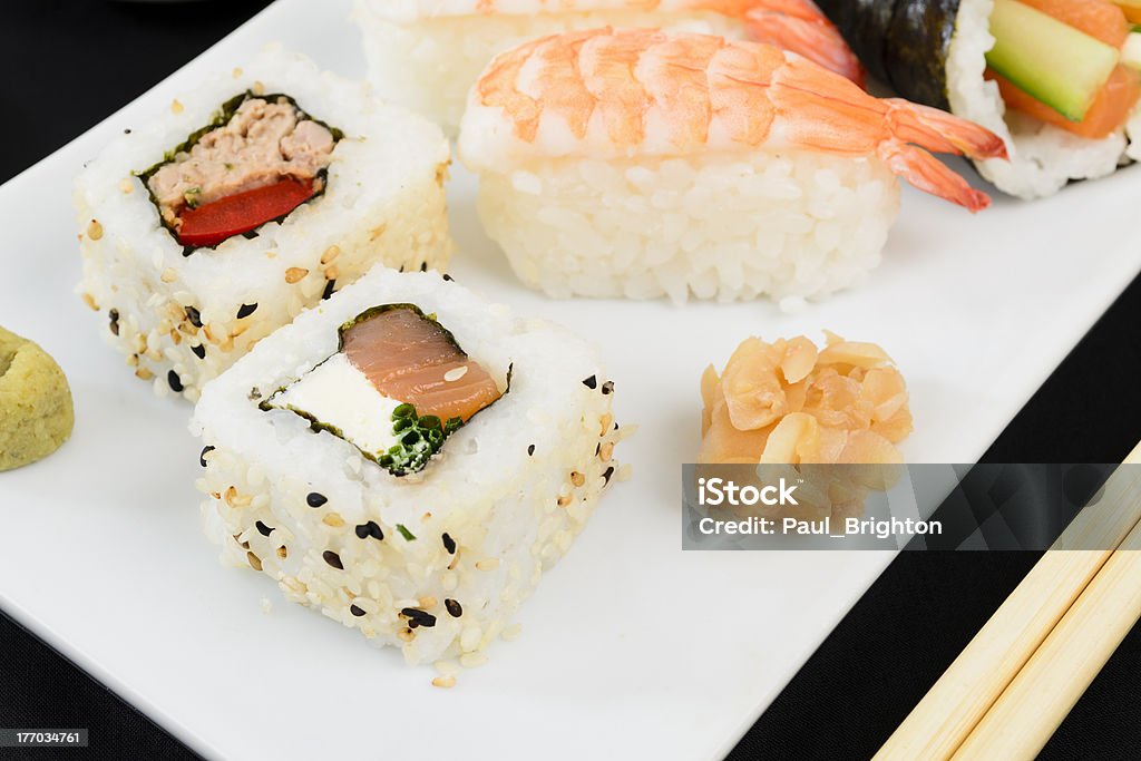 寿司-plateau de sushis - Photo de Aliment libre de droits