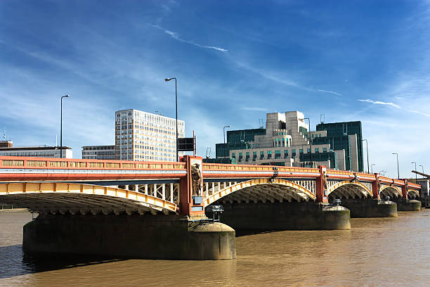 London, View of Vauxhall Bridge "London, View of Vauxhall Bridge" mi6 stock pictures, royalty-free photos & images