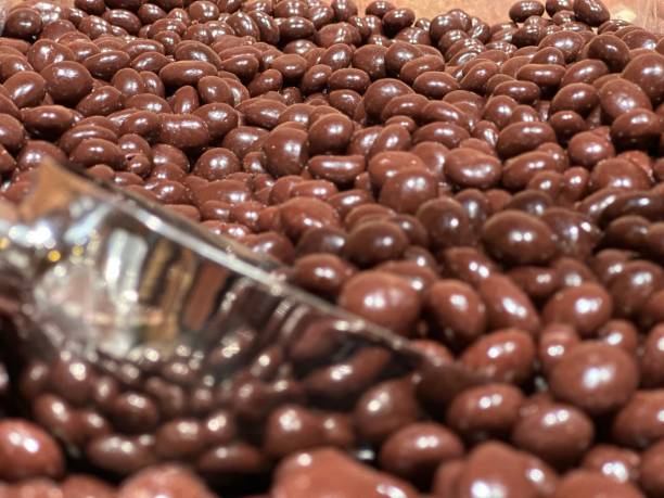 istock ROUND CHOCOLATE CANDIES, CHOCOLATE STORE 1770366103