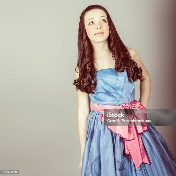 Foto de Fantasia Sensual Retrato De Uma Menina e mais fotos de stock de Azul - Azul, Beleza, Cabelo Encaracolado