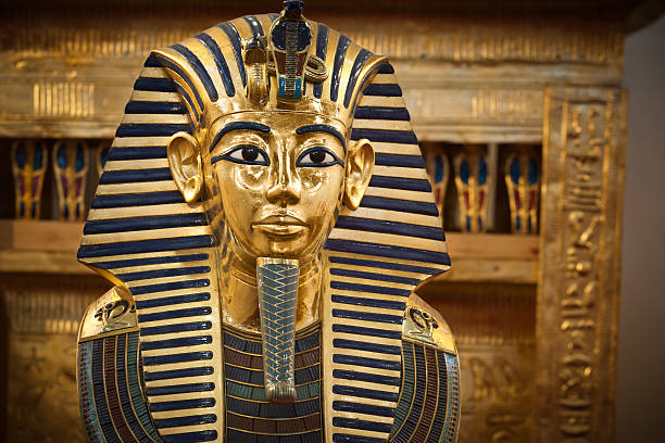 masque funéraire de toutankhamon - masque mortuaire de toutankhamon photos et images de collection
