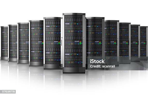 Reihe Von Netzwerkservern Im Data Center Stockfoto und mehr Bilder von Netzwerkserver - Netzwerkserver, Form, Freisteller – Neutraler Hintergrund