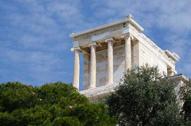 храм афины ники - nike стоковые фото и изображения
