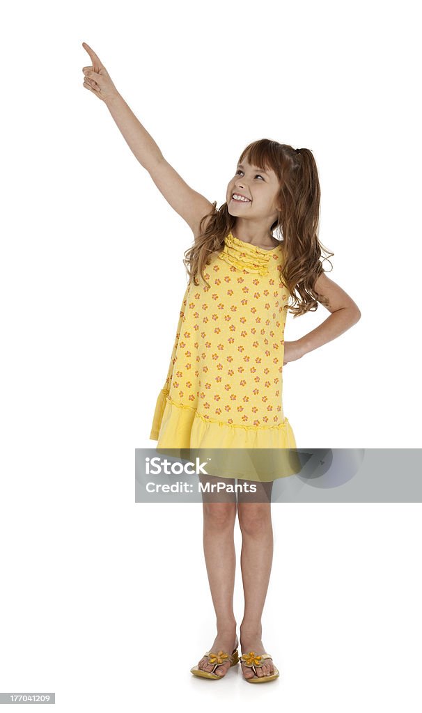 Mignonne petite fille pointant du doigt - Photo de Petites filles libre de droits