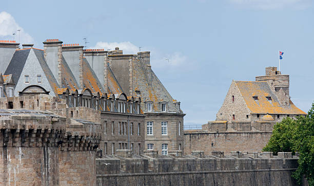 istock Walled city Saint-Malo 177042104