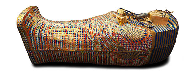 antwort von tuthankamen's golden sarkophag - pharaonic tomb stock-fotos und bilder