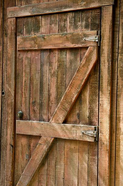istock wood door 177043703